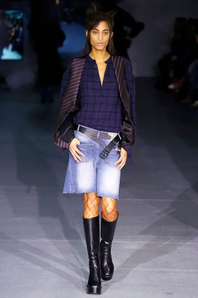 Look 15